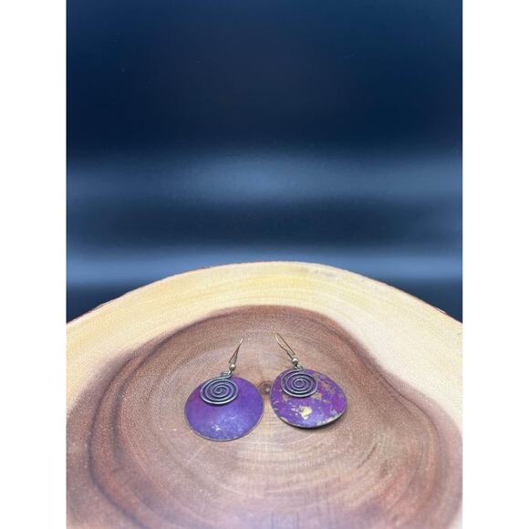 Vintage Painted Spiral Metal Earrings - Picture 4 of 5